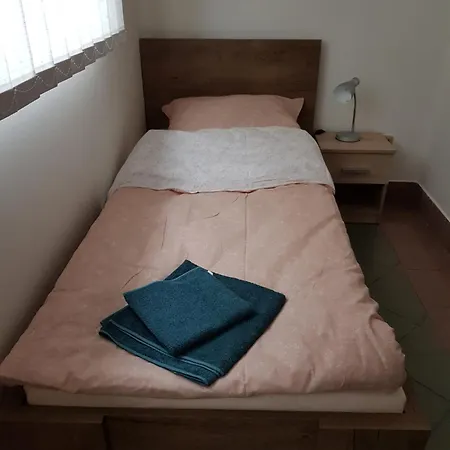 Penzion Cerhenice Guest house