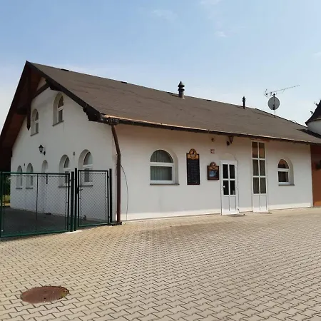 Guest house Penzion Cerhenice *