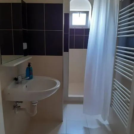 Penzion Cerhenice Guest house *