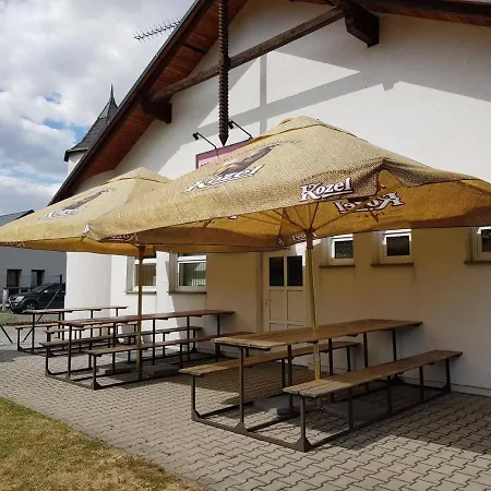 Penzion Cerhenice Guest house *