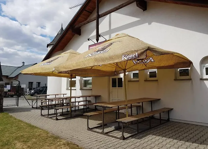 Penzion Cerhenice Guest house *